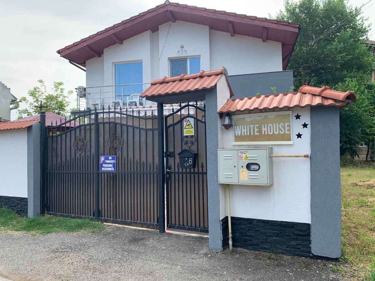 חונדוארה White House Guest House מראה חיצוני תמונה